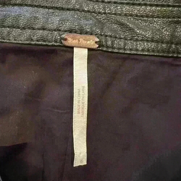 - Free People faux leather mini skirt, size 6, NWOT. - Picture 3 of 6